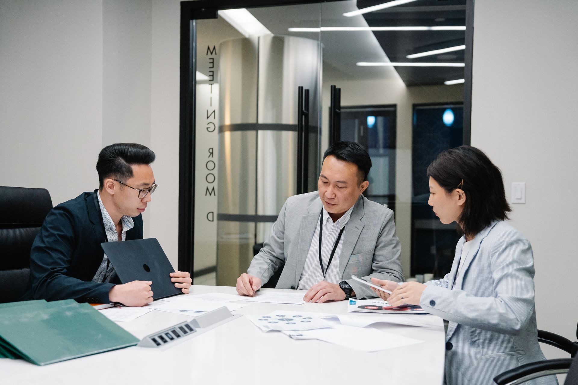 AI+CRM：客户画像、智能跟进与自动化日报